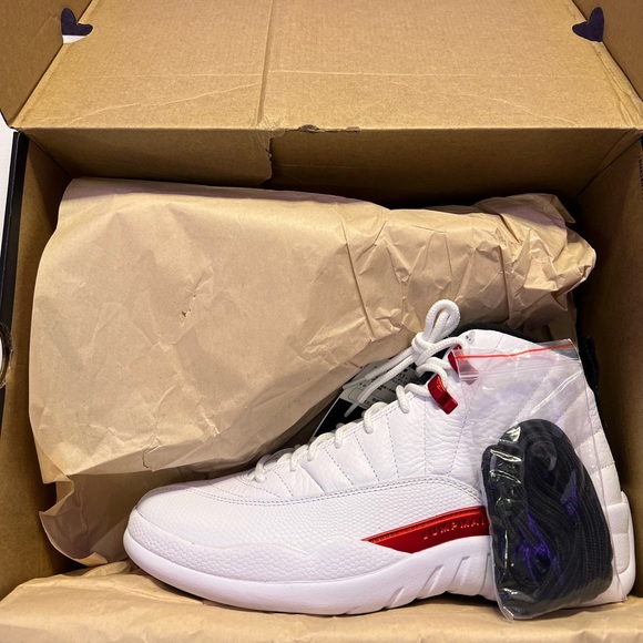 Jordan 12 (Size 9) - Picture 6 of 7